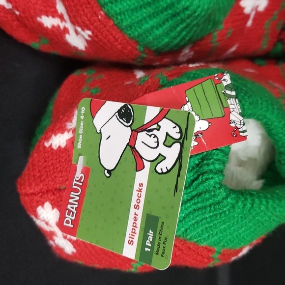 Peanuts NWT Snoopy Knit Design Stretch Plush Slipper/Socks, 4-10 - Picture 3 of 6